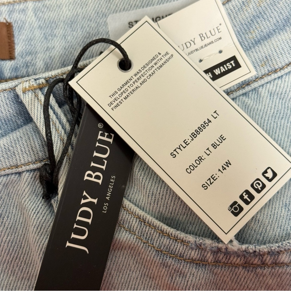 NWT Judy Blue 14W Distressed Cutout Wide Leg Jeans Light Wash High Rise New - Picture 10 of 12